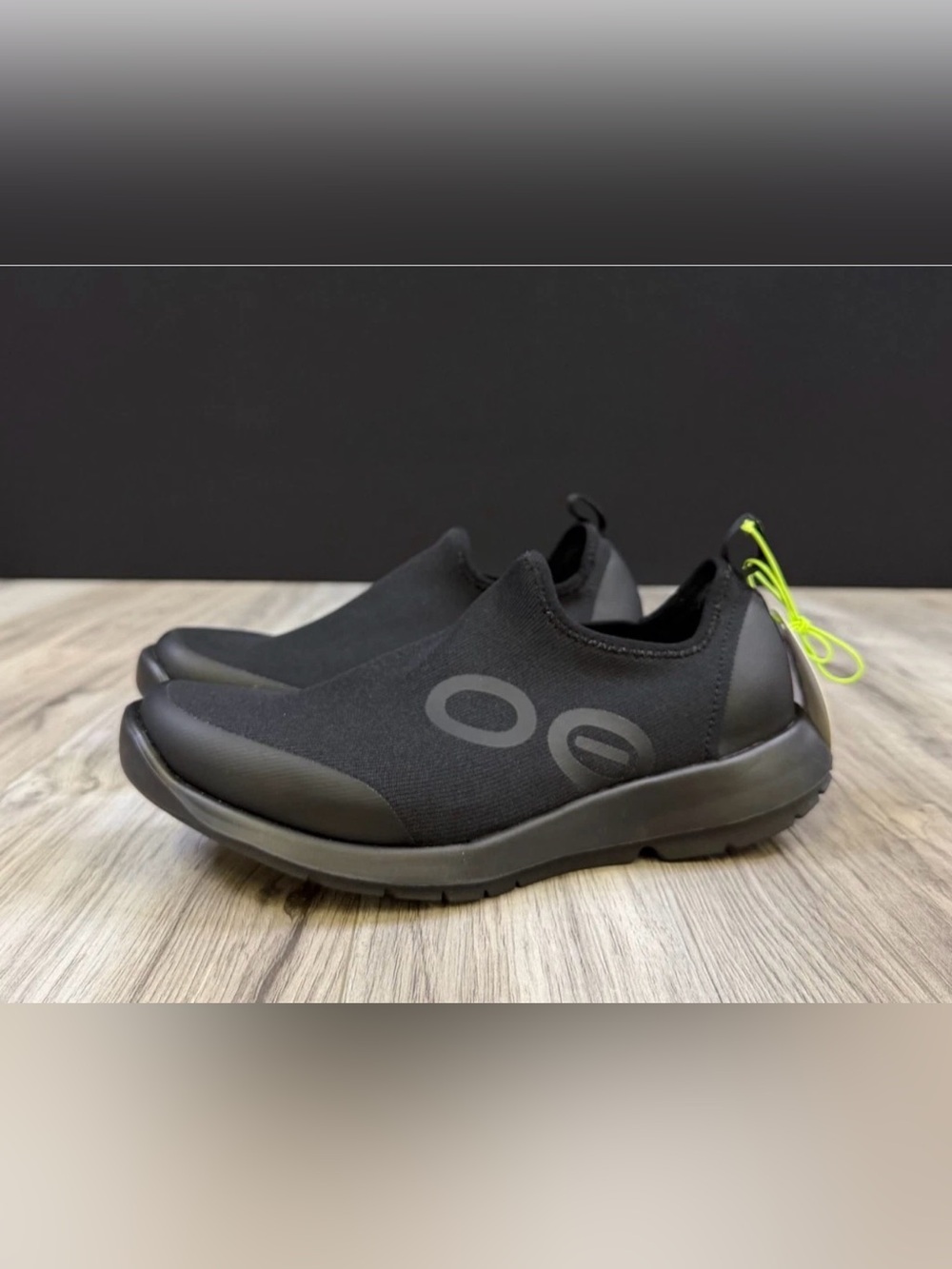 OOFOS OOmg Sport Recovery Slip On Shoes Black Womens Size 10 5075 Sneakers NEW